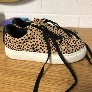 Platform Qupid cheetah sneakers